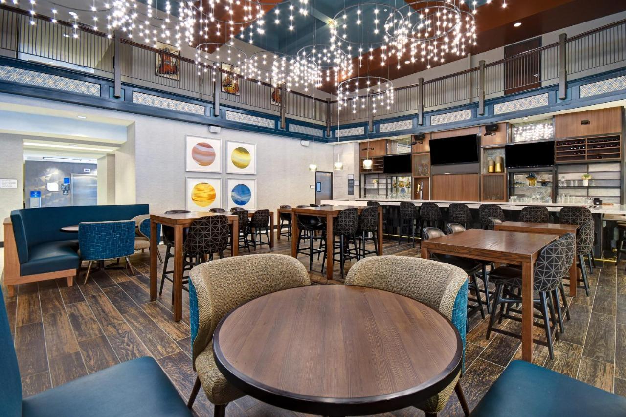 Hilton Garden Inn Kalamazoo Downtown מראה חיצוני תמונה