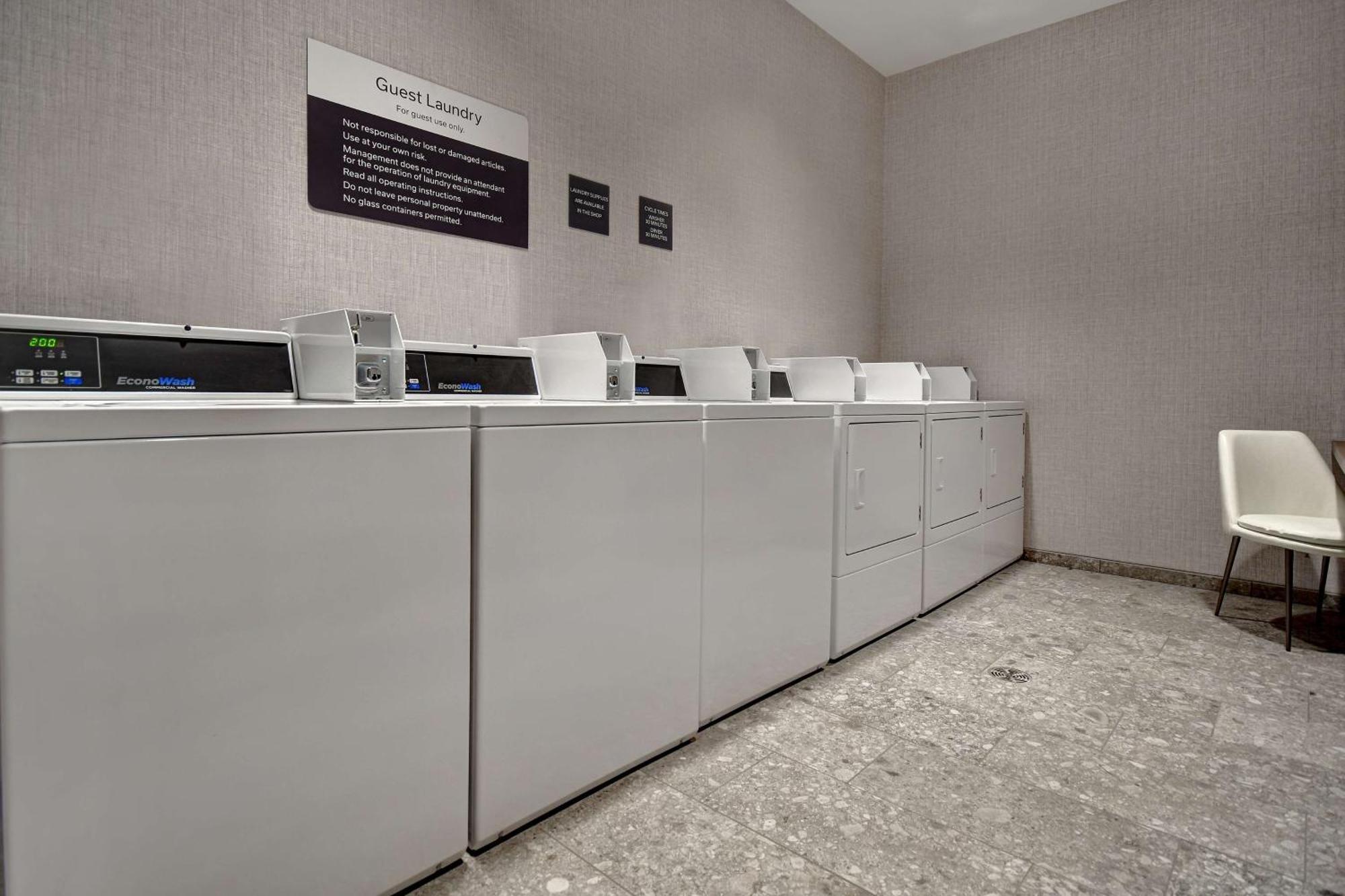 Hilton Garden Inn Kalamazoo Downtown מראה חיצוני תמונה