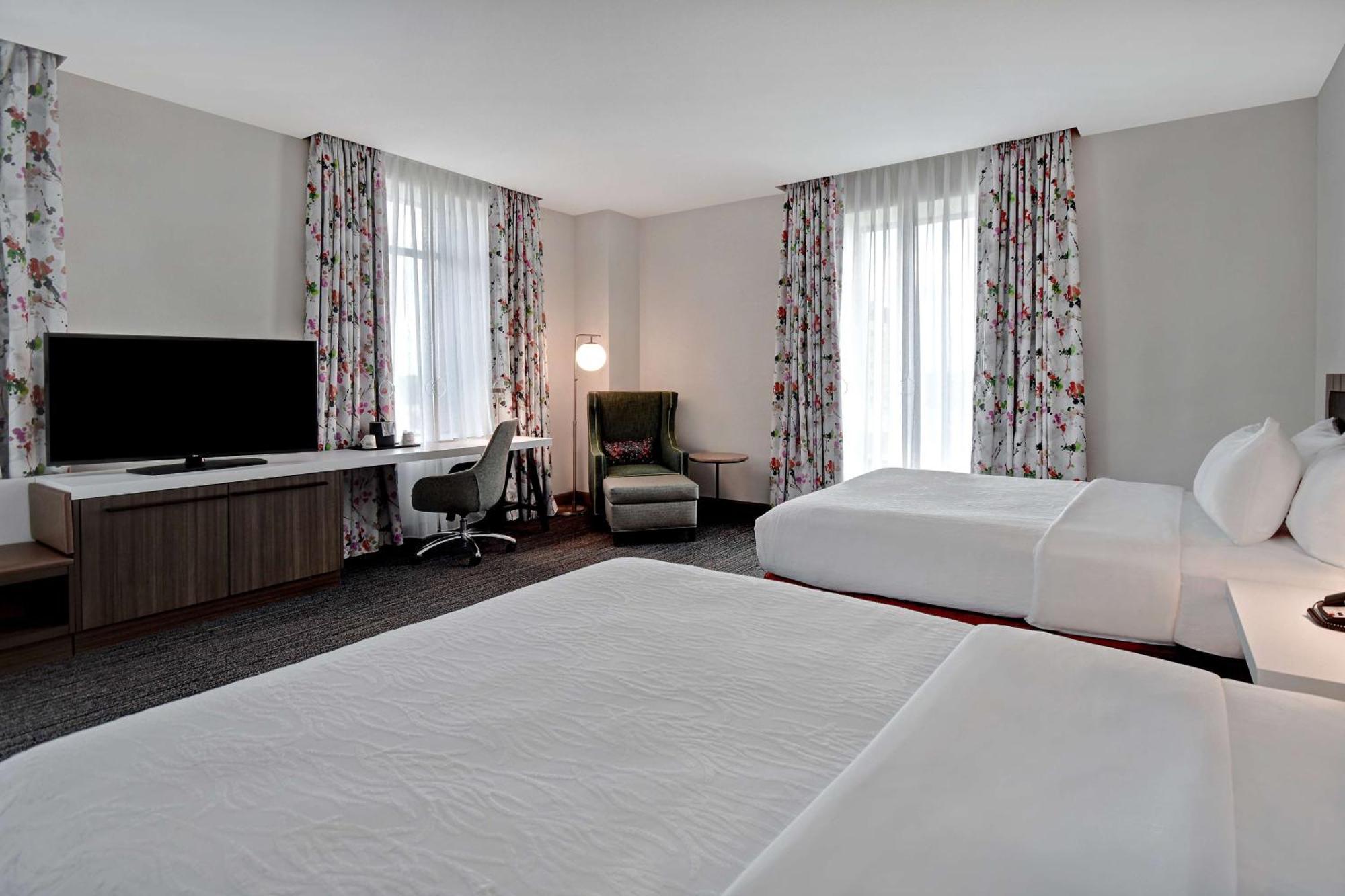 Hilton Garden Inn Kalamazoo Downtown מראה חיצוני תמונה