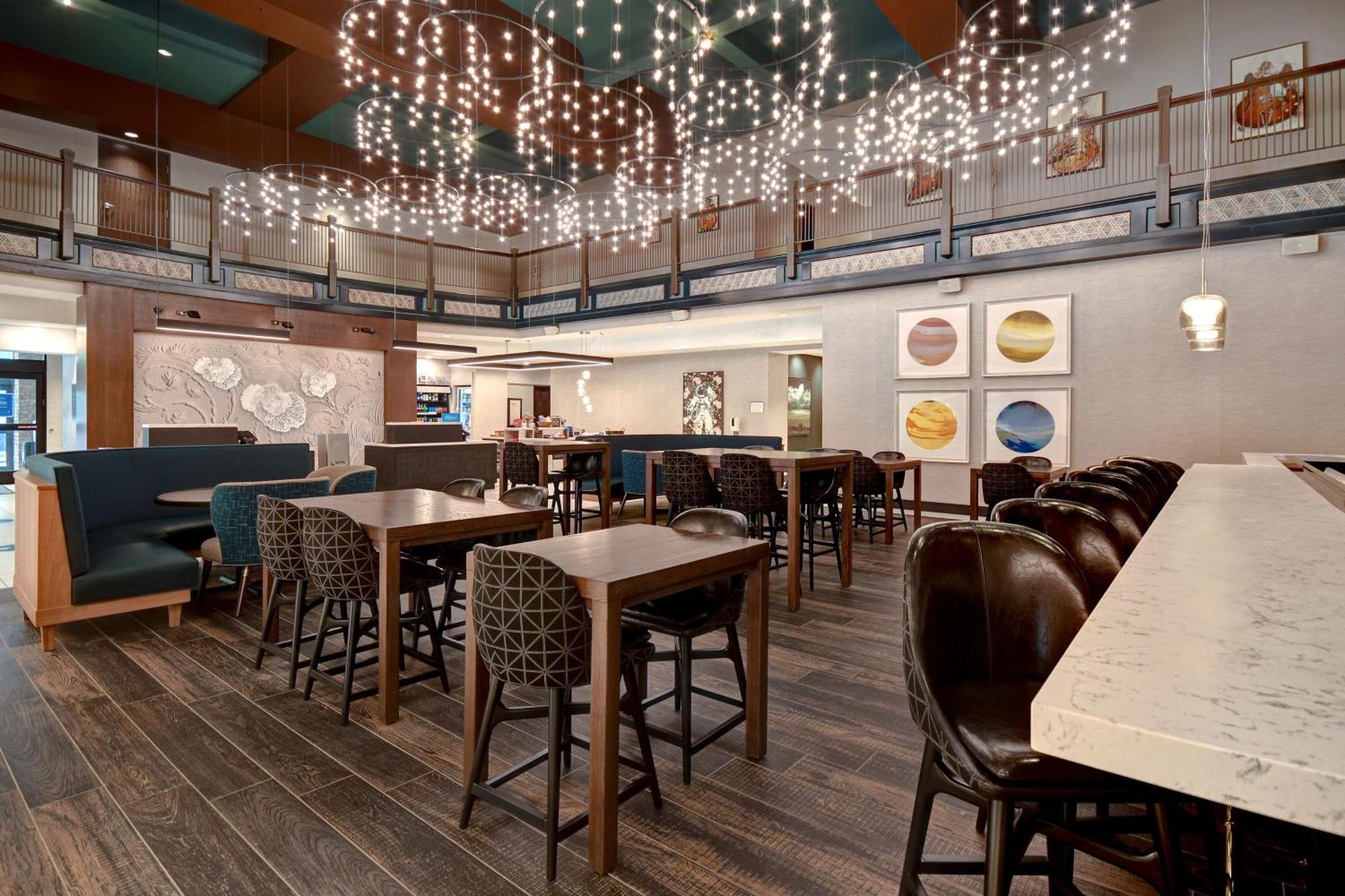 Hilton Garden Inn Kalamazoo Downtown מראה חיצוני תמונה